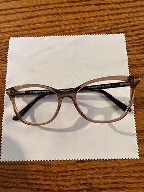 Tom Ford TF5636-b color 045 52 eyeTranslucent Taupe Round Women's Glasses